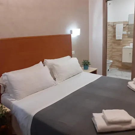 Pensión Napoleone Luxury 3*