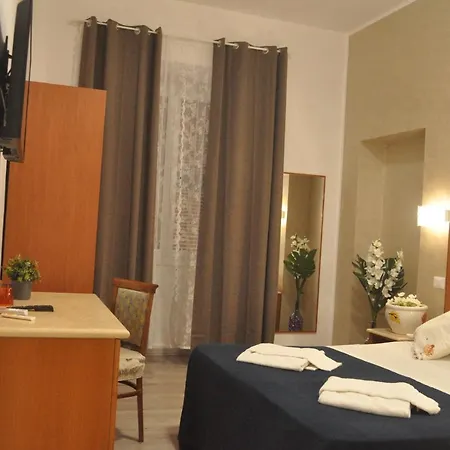 Napoleone Luxury Pensión 3*