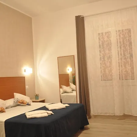 Napoleone Luxury Pensión 3*