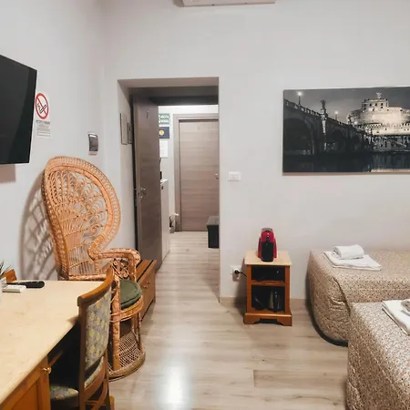 Napoleone Luxury Pensión 3*