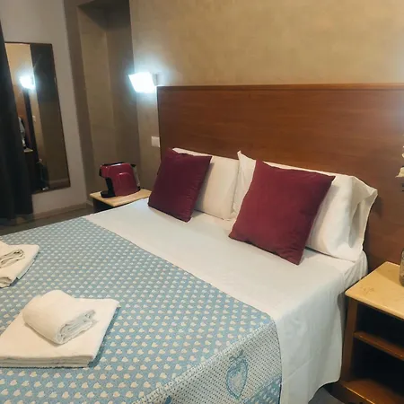 Napoleone Luxury Pensión 3*