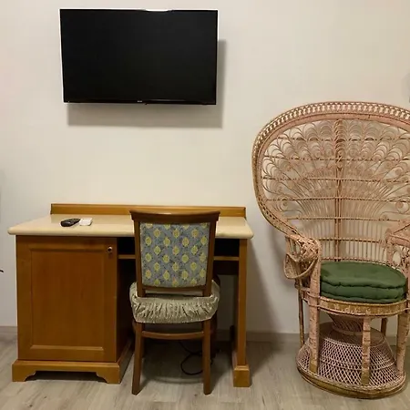 Napoleone Luxury Rom